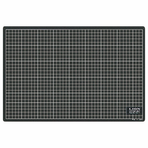 ライオン事務器 カッティングマット 再生PVC製 両面使用 450×300×3mm 黒/黒 CM-4511 1枚(ご注文単位1枚)【直送品】