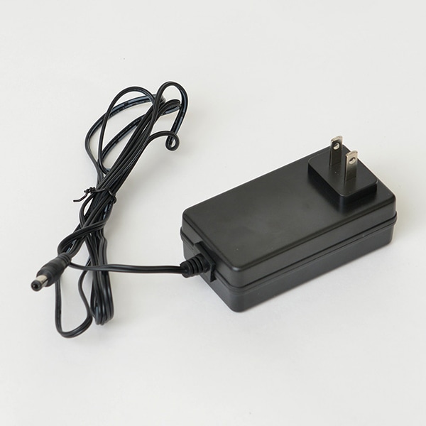 友屋 ウルトラスリムライトパネル用アダプター 1.5A 62251-02 1個(ご注文単位1個)【直送品】