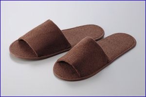 使い捨てスリッパ